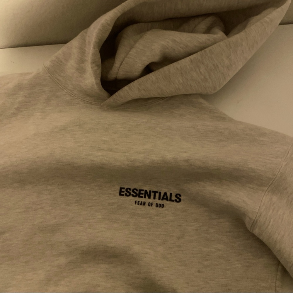 Essential hoodie